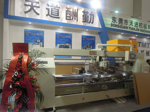 雙片雙伺服半自動釘箱機